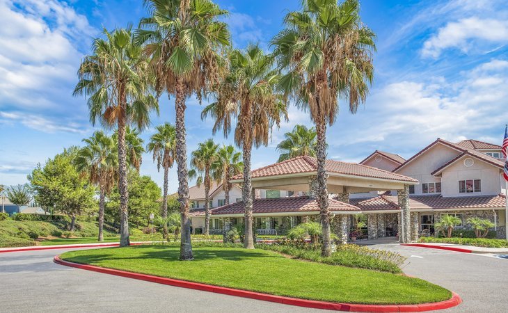 holiday-valencia-commons-91701