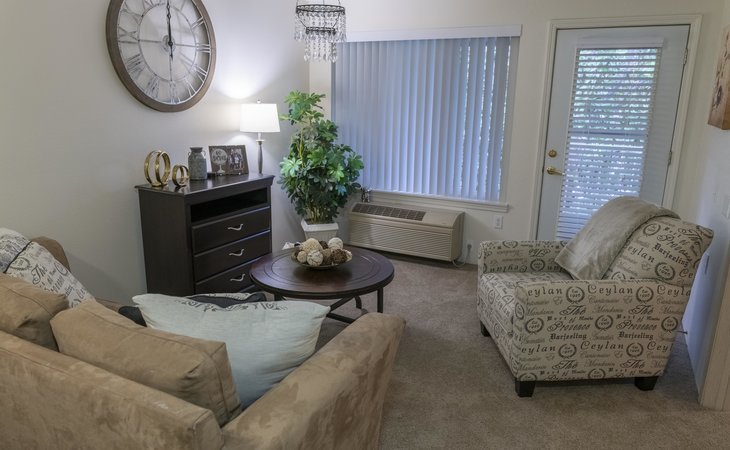 holiday-valencia-commons-91701-1201738_9