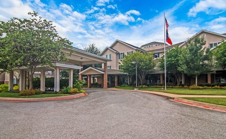 holiday-whiterock-court-75238