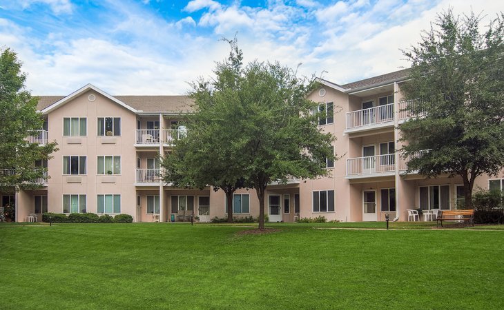 holiday-whiterock-court-75238-1201759_9