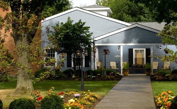 peregrine-senior-living-at-crossgate-12203