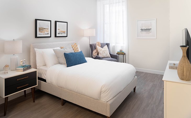 holiday-maplewood-place-02148-1201843_16