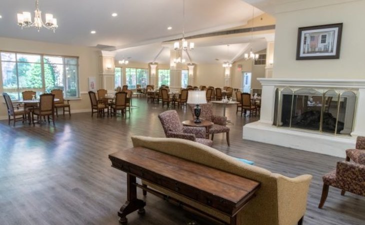 holiday-forsyth-court-27106-1202303_7