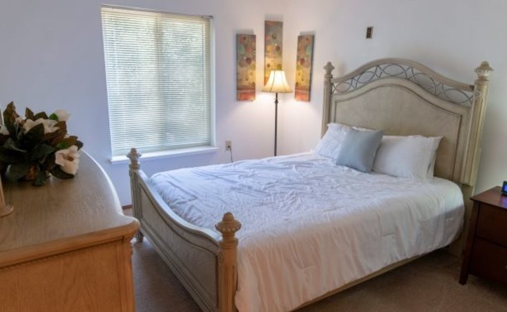 holiday-forsyth-court-27106-1202303_8