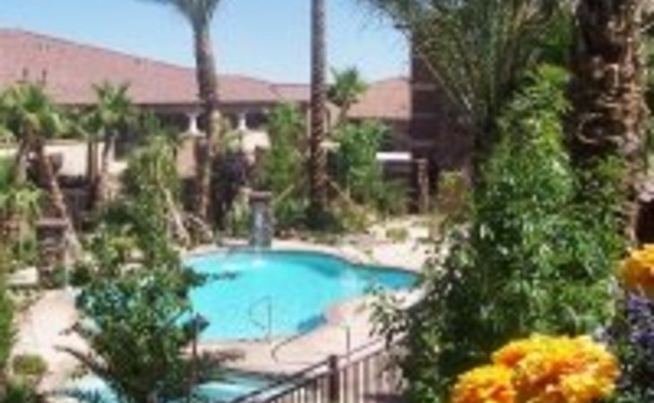 carefree-senior-living-at-the-willows-89146