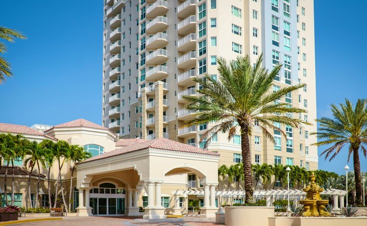vi-at-aventura-33180