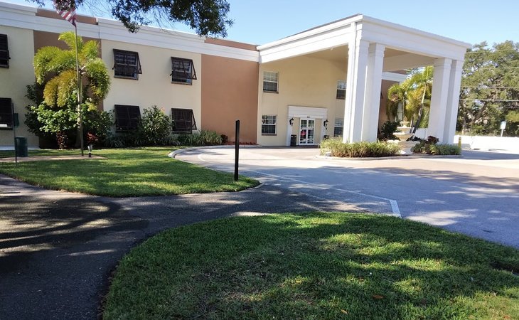bay-wood-senior-living-33782