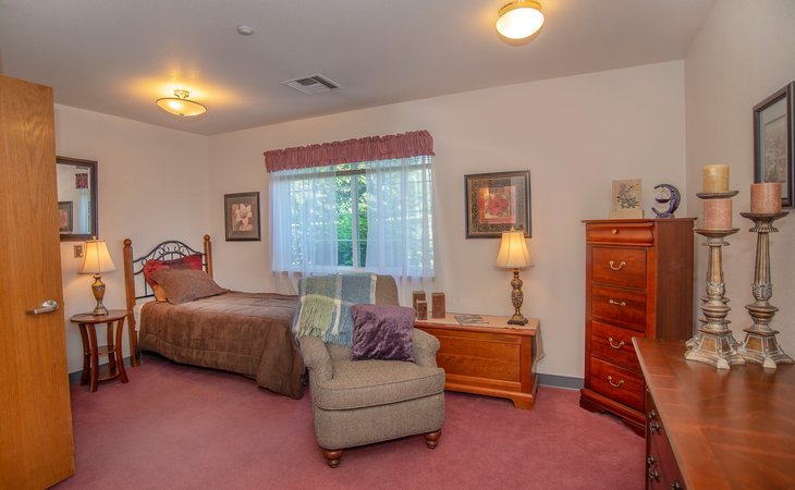 colonial-court-assisted-living-99206-1204655_4