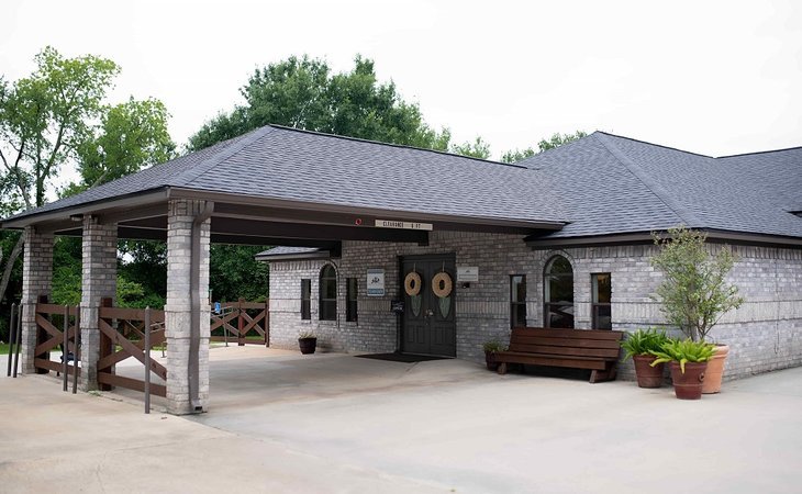 assisted-living-by-unlimited-care-cottages-77318