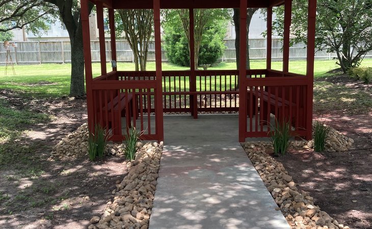 brookdale-spring-shadows-77080-1206326_9