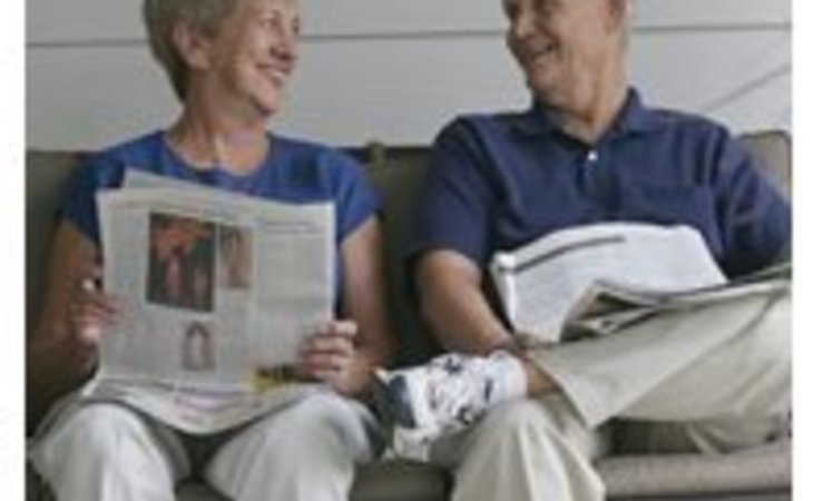 caring-senior-service-07656