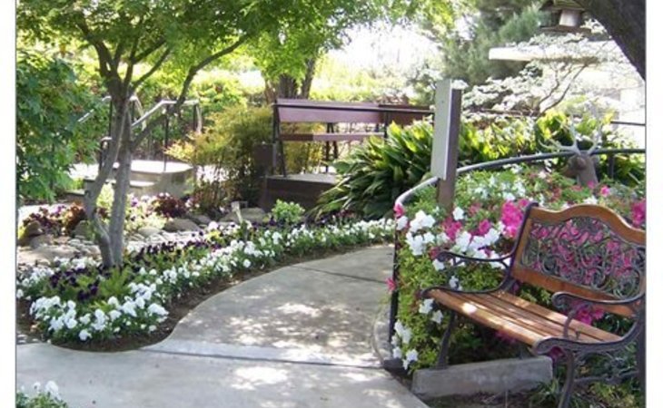 oakwood-gardens-care-center-93726
