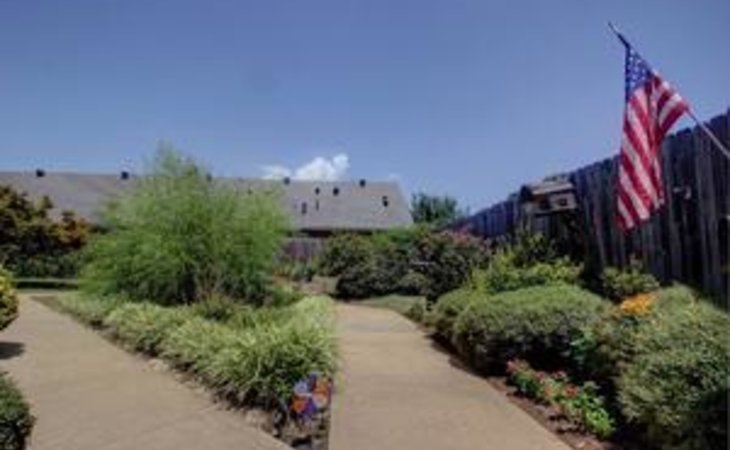 brookridge-cove-rehabilitation-and-care-center-72110-1207782_10