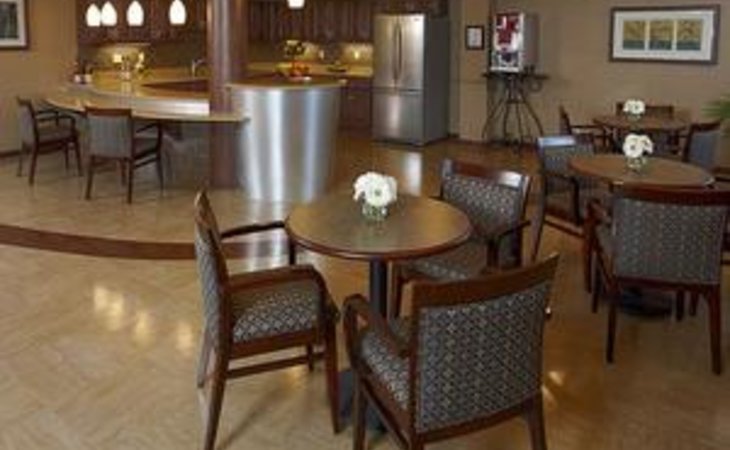 ivy-court-83814-1208737_3