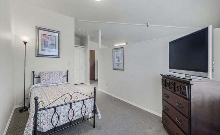 living-court-assisted-living-community-98022-1211669_10