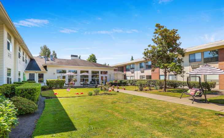 living-court-assisted-living-community-98022-1211669_4