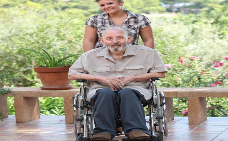 assistance-in-home-care-92845-1217495_6