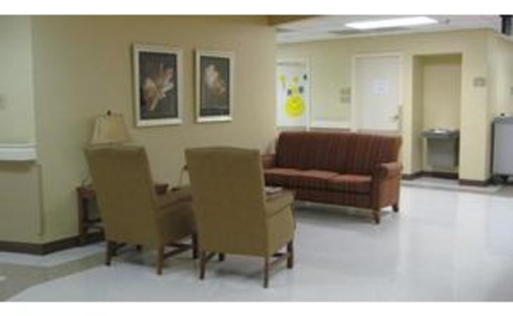 college-street-health-care-center-77707-1218_12