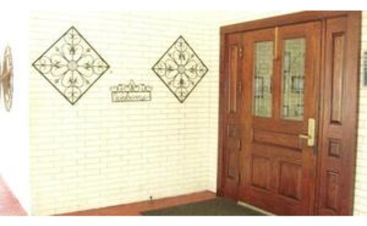 college-street-health-care-center-77707-1218_3
