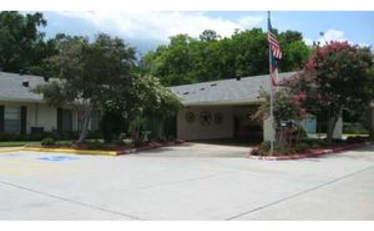college-street-health-care-center-77707-1218_5