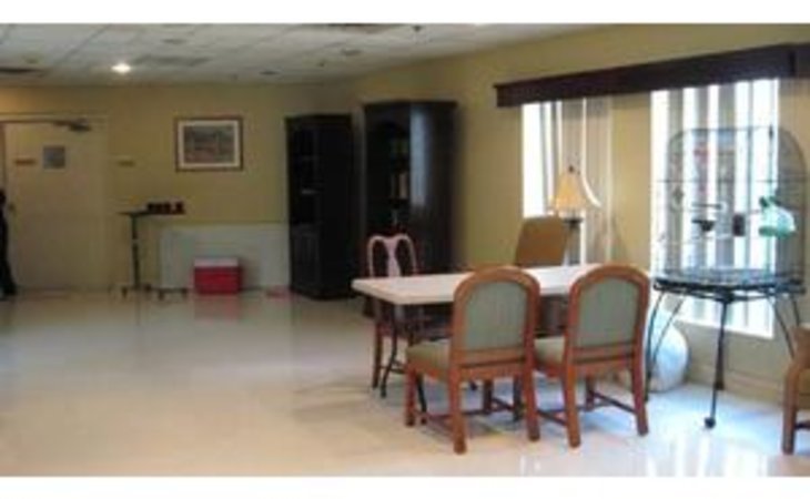 college-street-health-care-center-77707-1218_6