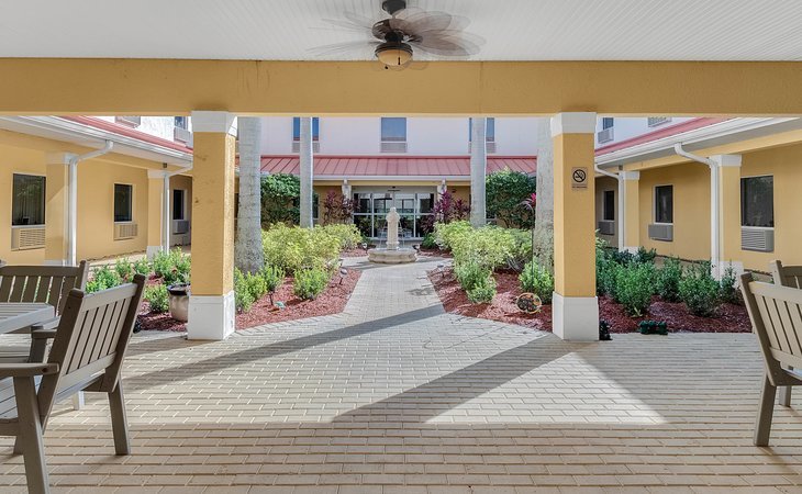 balmoral-assisted-living-33852-1220282_4