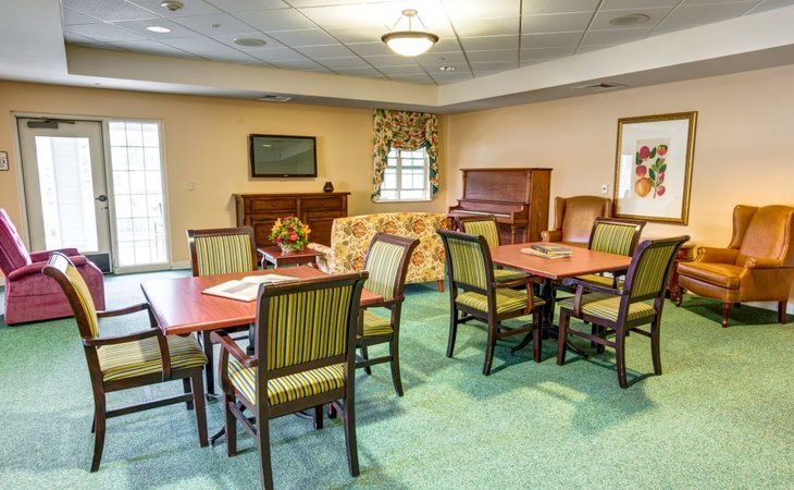 curry-house-assisted-living-and-memory-care-49601-1222840_2