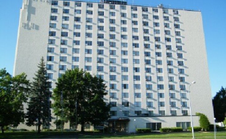 clawson-manor-48017