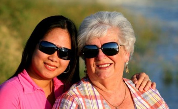 mom-s-best-friend-senior-care-75006-1225393_2
