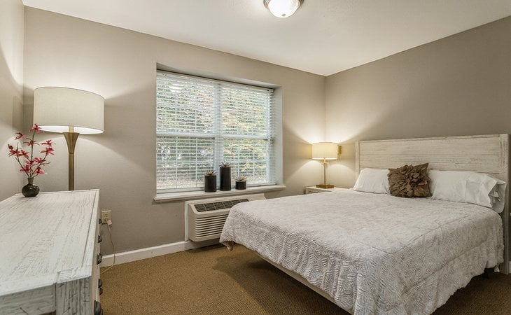 cypress-place-29485-1226115_8