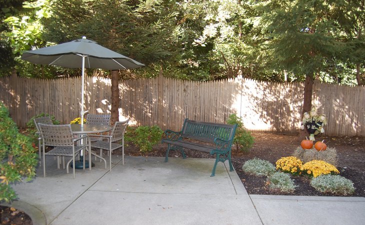 pacifica-senior-living-victoria-court-02920-1228023_12