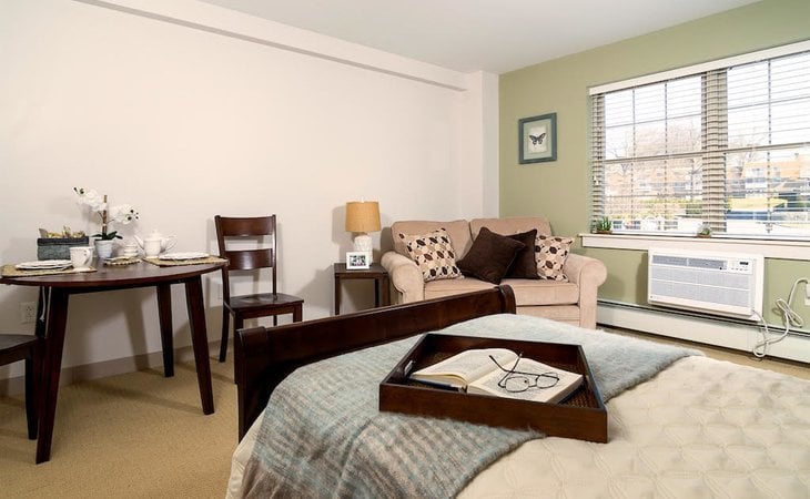 pacifica-senior-living-victoria-court-02920-1228023_5