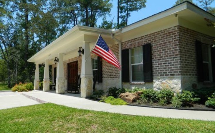 autumngrove-cottage-the-woodlands-closed-77382