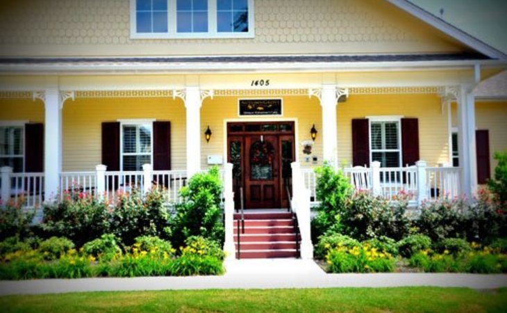autumngrove-cottage-the-heights-closed-77008