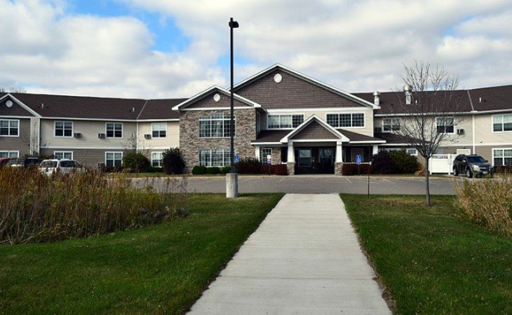 cedar-crest-of-silver-lake-55381-1234229_1