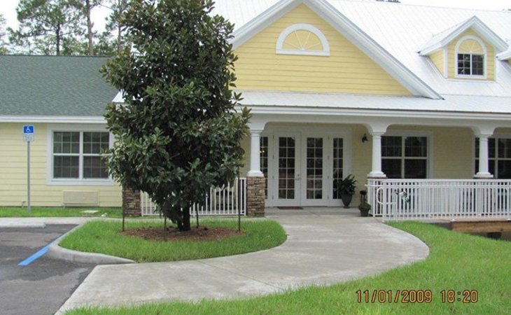 magnolia-manor-assisted-living-33558