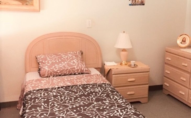 holly-house-08520-1235002_2