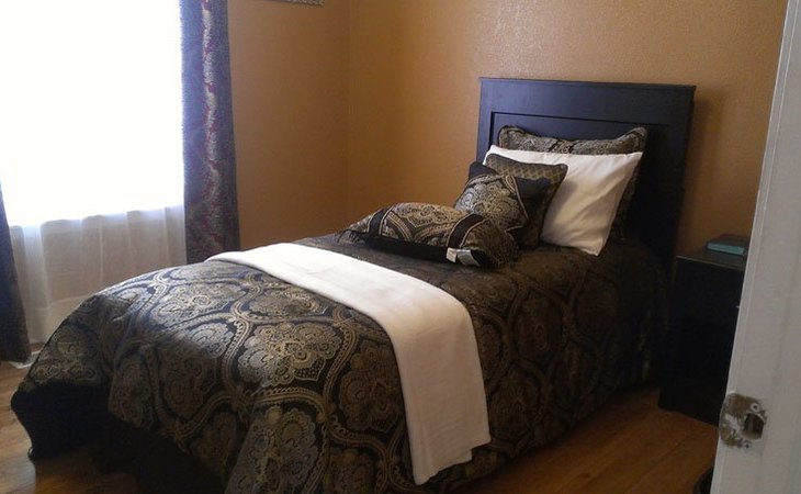 cardan-manor-assisted-living-facility-80013-1235393_2