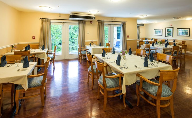 sunapee-cove-assisted-living-03782-1235812_6