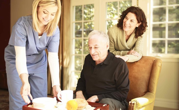 home-care-assistance-94904-1235941_5