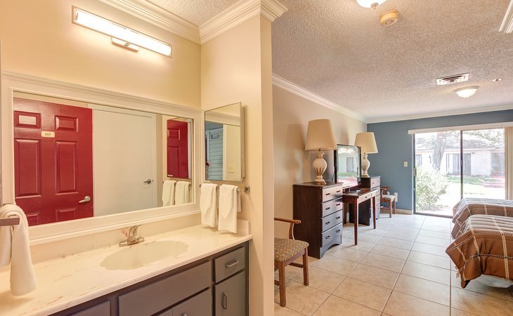 colonial-assisted-living-at-fort-lauderdale-llc-33313-1236140_10