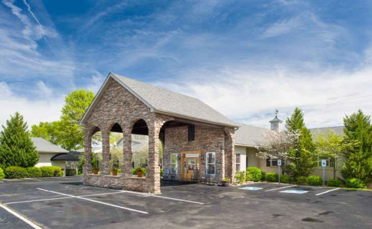 river-oaks-place-lenoir-city-37771