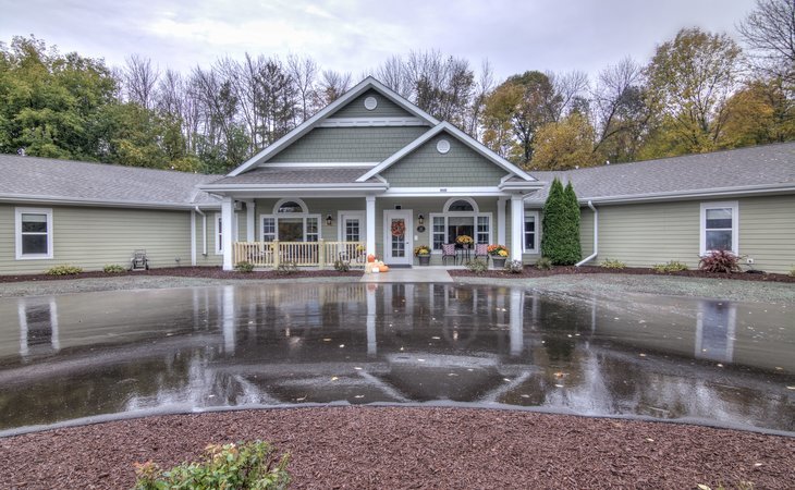 azura-memory-care-of-sheboygan-53081