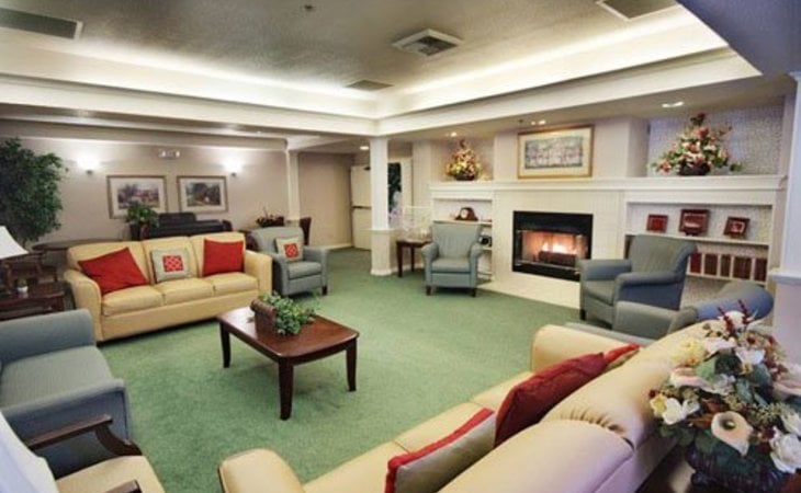sundial-assisted-living-96003-1238754_2