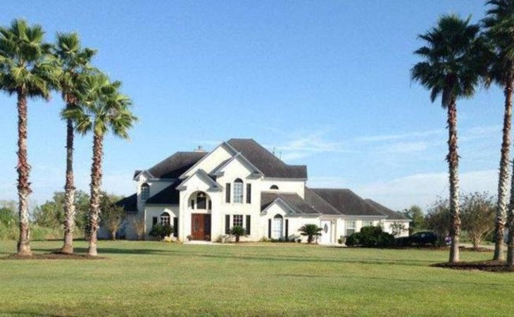 six-palms-assisted-living-77578