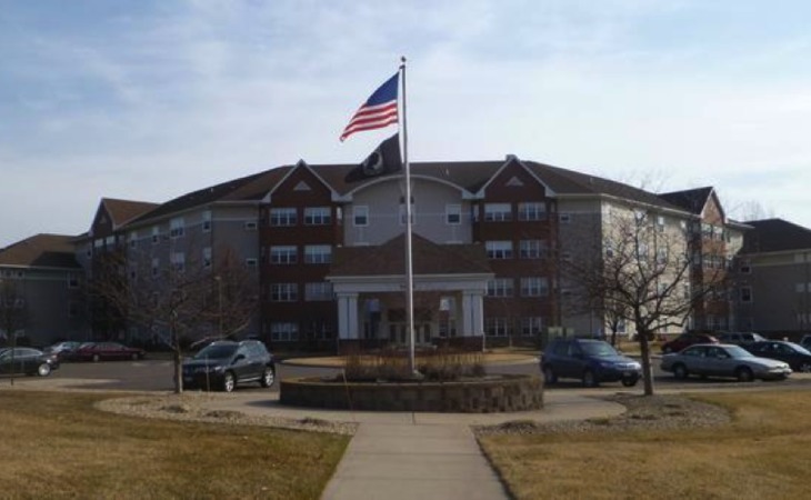 cloverleaf-courts-55434