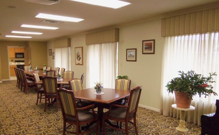 regency-retirement-residence-of-clinton-52732-1240937_1