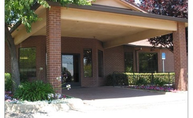 auburn-oaks-care-center-95603-1241123_1