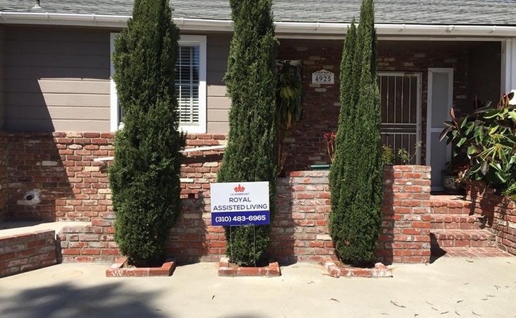 royal-assisted-living-90505