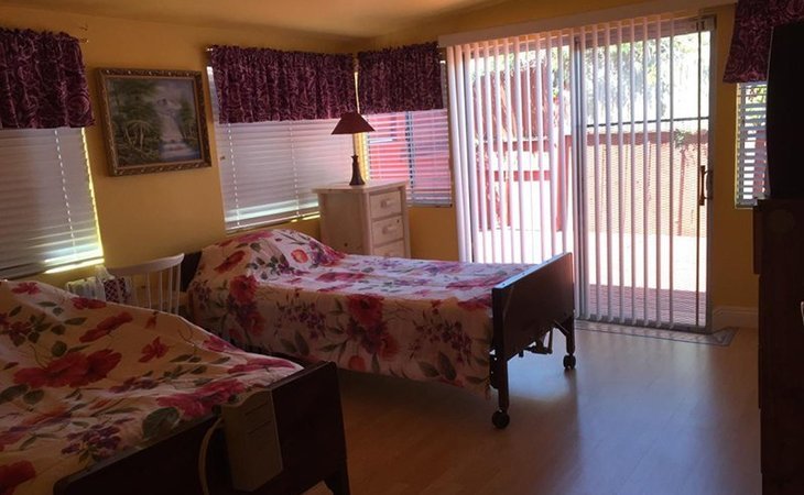 royal-assisted-living-90505-1242493_2